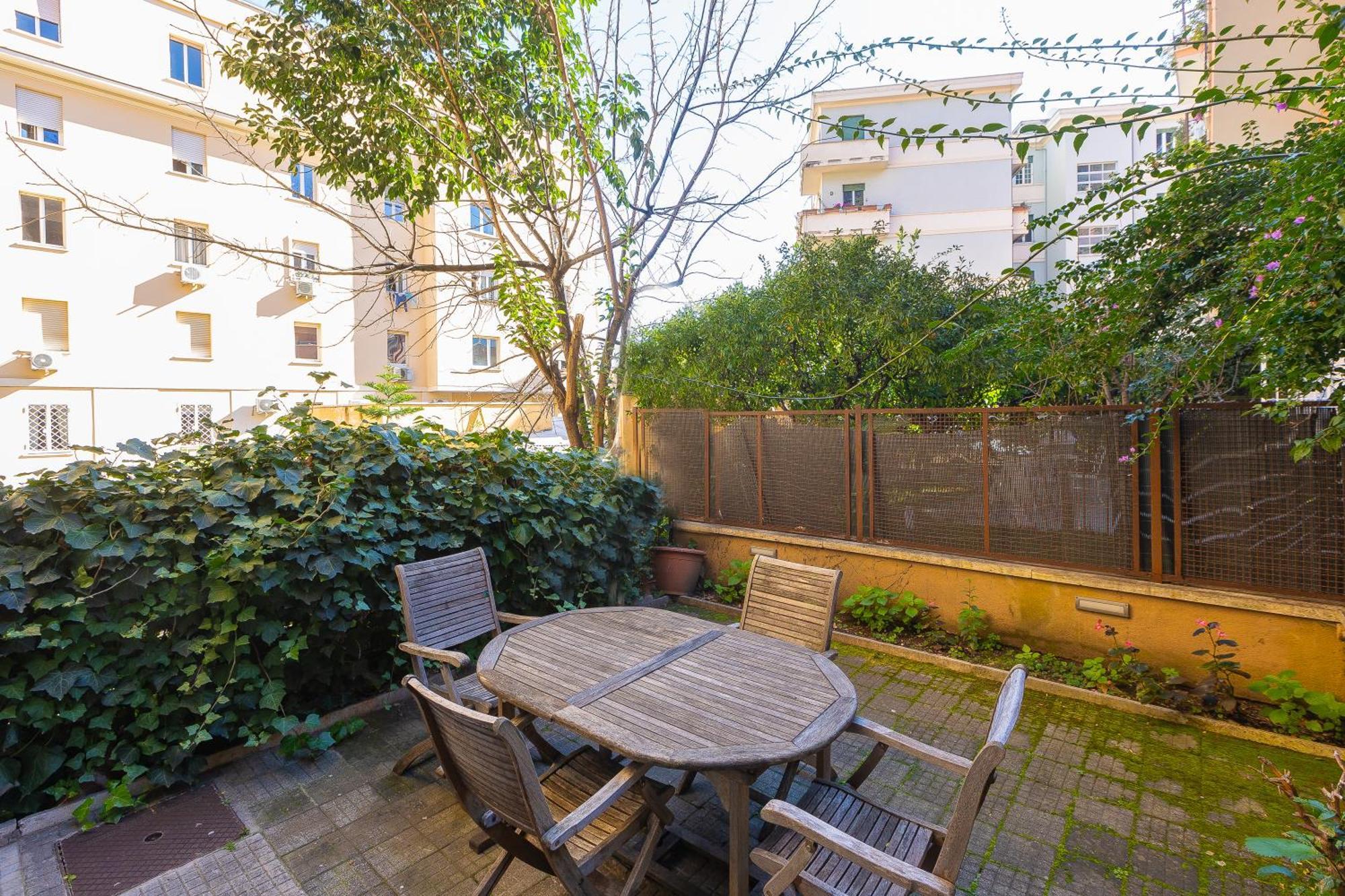 Trastevere Garden By In * Roma